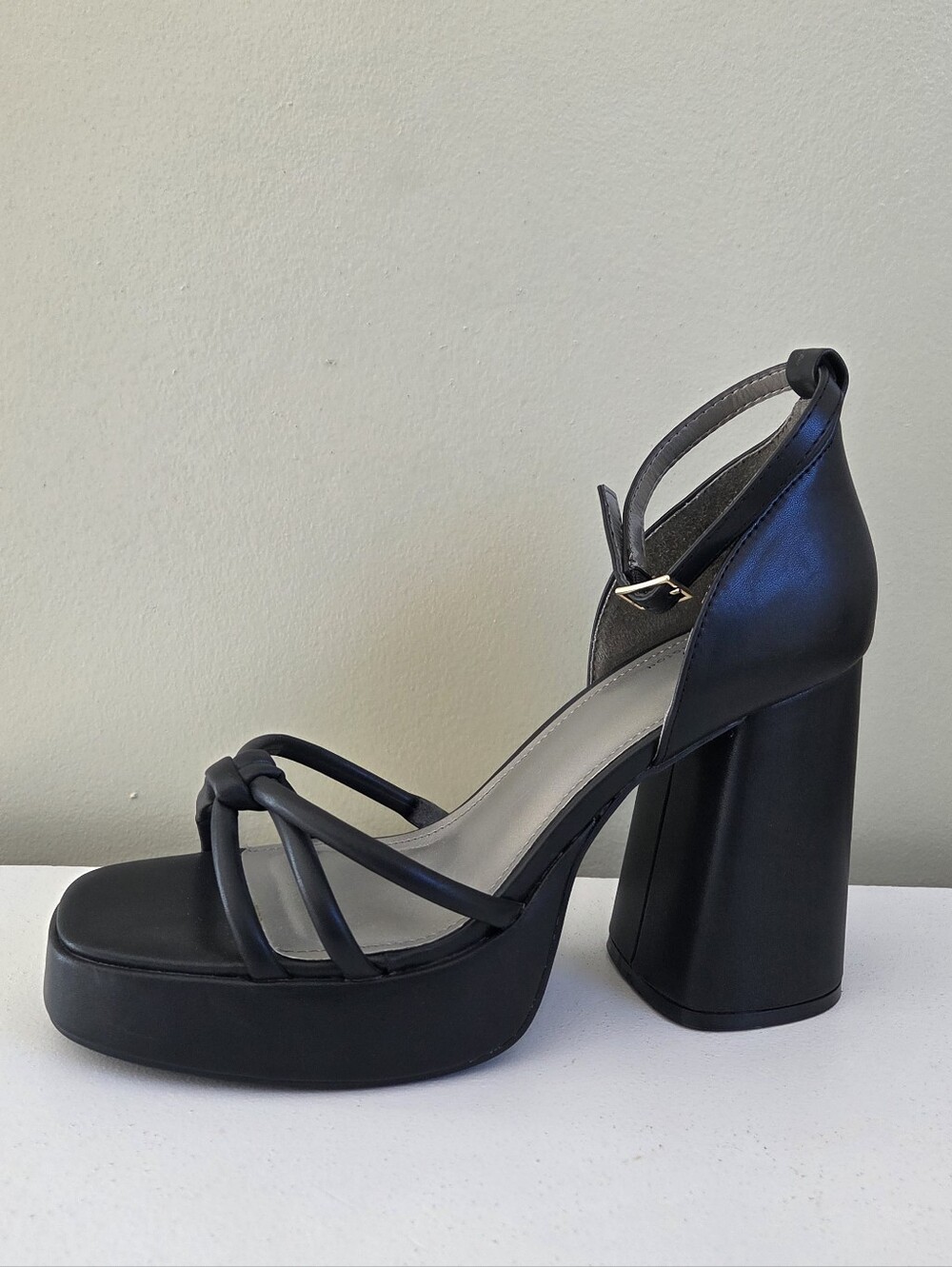 Worthington Black Platform Block Heel Sandals Size 8.5